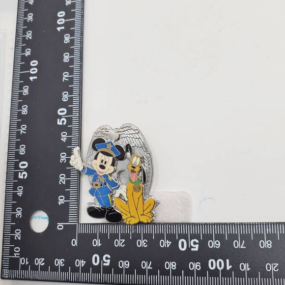 Disney Mickey Mouse Police Officer & K9 Unity Pluto Pin - Picture 7 of 7
